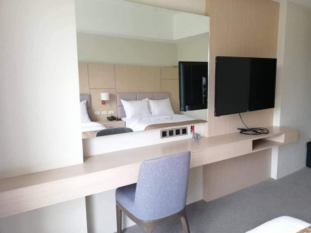 Sotogrande Neopolitan Hotel Quezon City Dış mekan fotoğraf